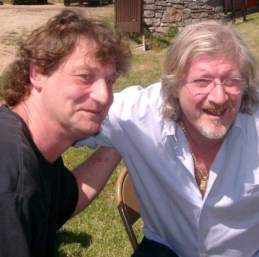 Deux amis d’une troublante ressemblance…Laurent D souvent invité des shows et télés de Patrick SÉBASTIEN.