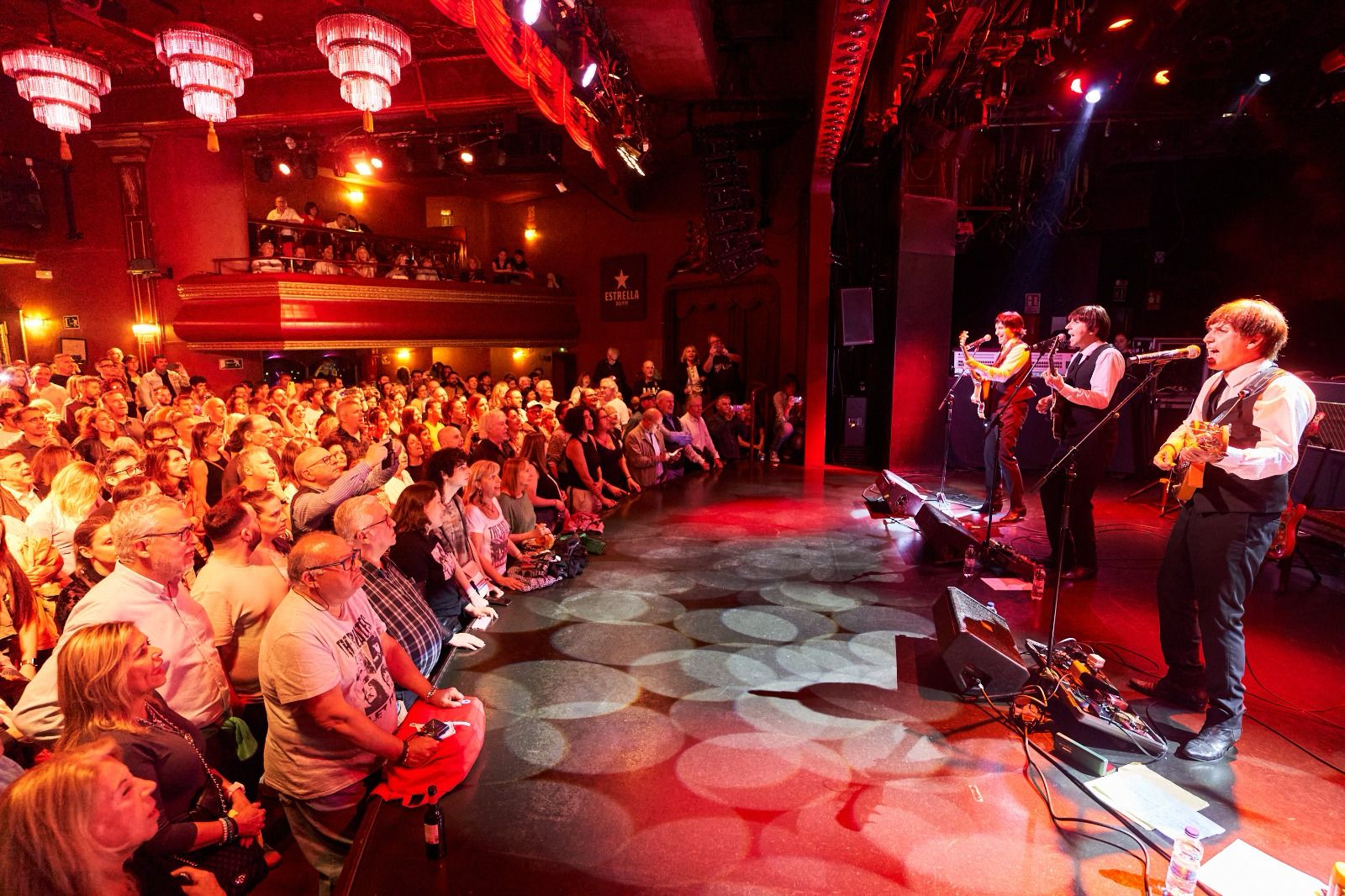 Ils conquièrent le public partout où ils se produisent.